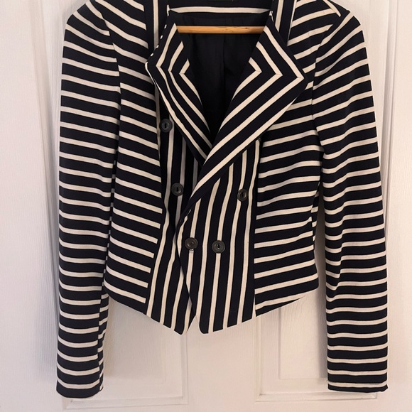 Blazer - Picture 5 of 6